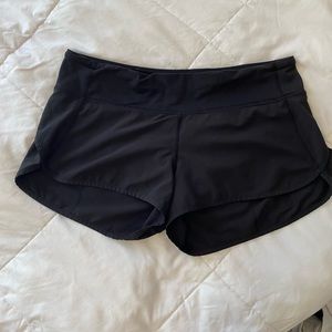 Lululemon 🍋 Speed Up Low-Rise Lined Short 2.5